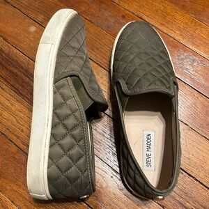 Steve Madden 8.5 Women’s Quilted Green Slip On Shoes